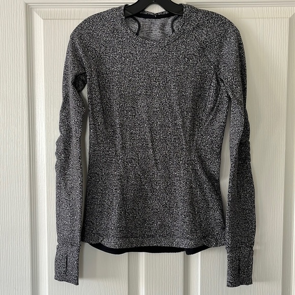 Lululemon Runderful Long Sleeve - Black and White - Size 4 - Picture 1 of 9